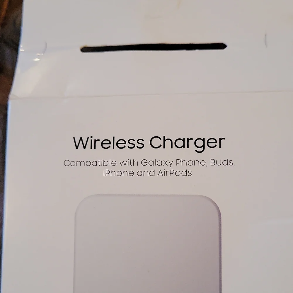 Samsung new boxed amazing wireless charger boxed tagged